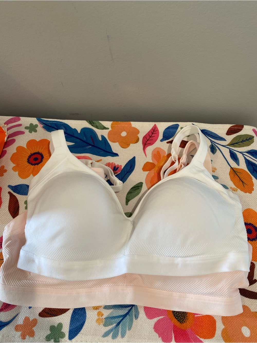 Warner's Wireless Seamless Bra in White with Light Pink Band